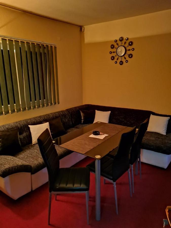 Apartman Nik-Rom Gradiška Extérieur photo
